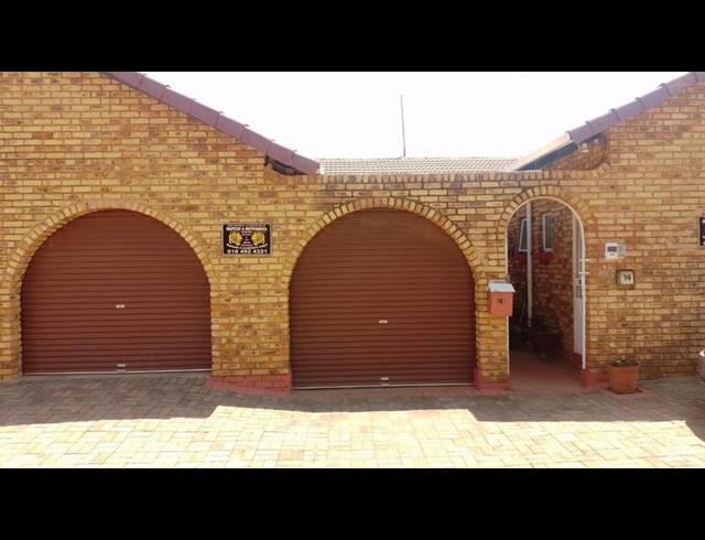 3 BEDROOM TOWNHOUSE FOR SALE IN HOMELAKE